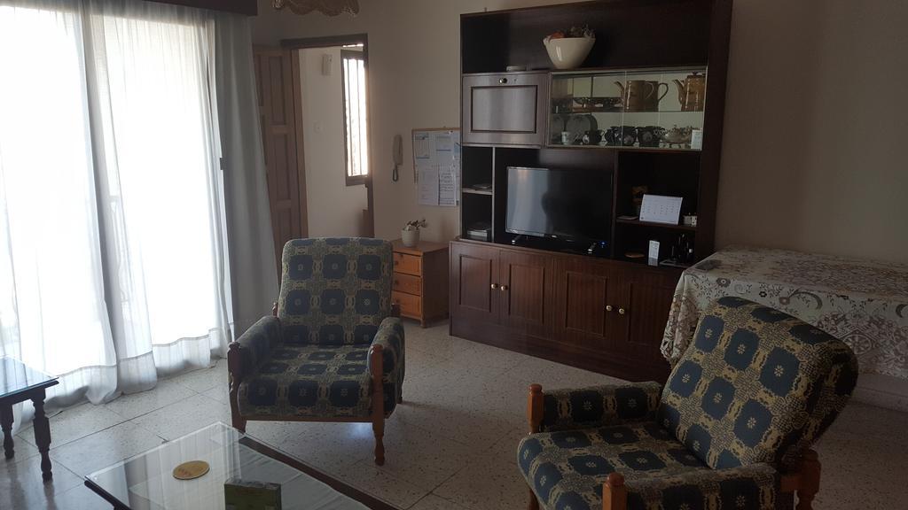 Chariandry Court Apartment Pissouri Luaran gambar