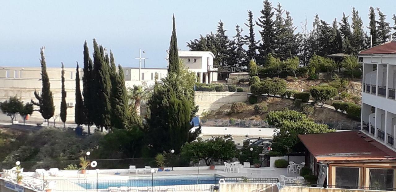 Chariandry Court Apartment Pissouri Luaran gambar